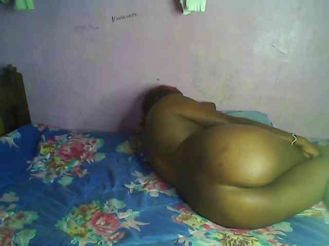 Thickblackebony webcam