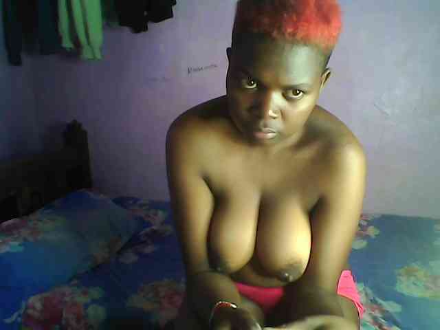Thickblackebony webcam