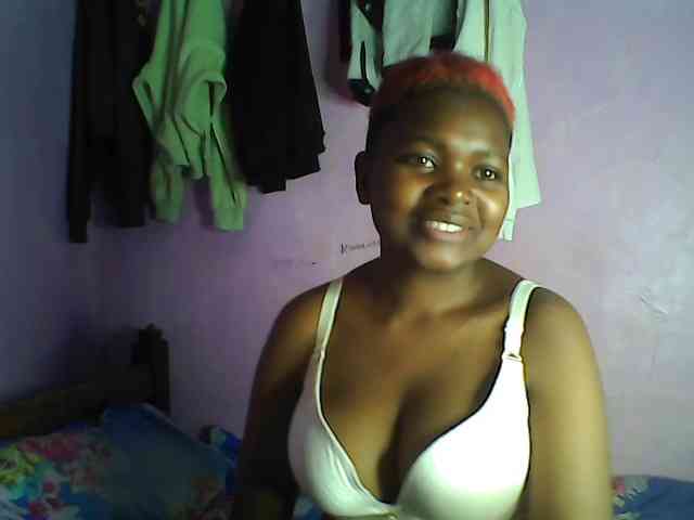 Thickblackebony webcam