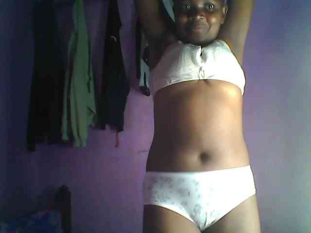 Thickblackebony webcam