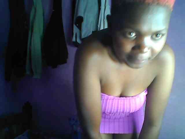 Thickblackebony webcam