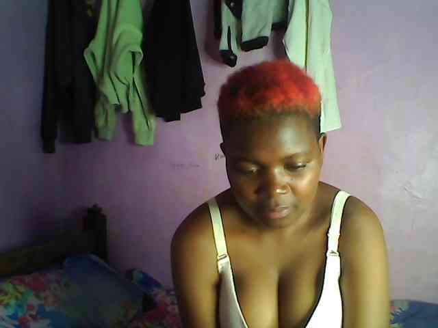 Thickblackebony webcam