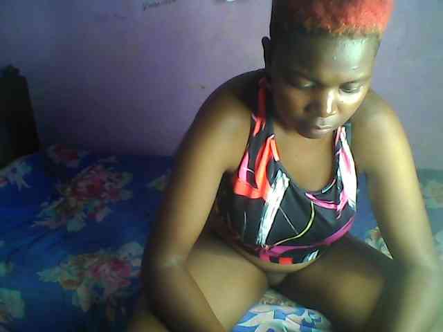 Thickblackebony webcam