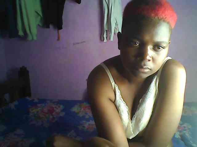 Thickblackebony webcam