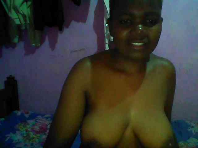 Thickblackebony webcam