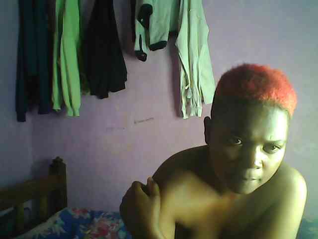 Thickblackebony webcam