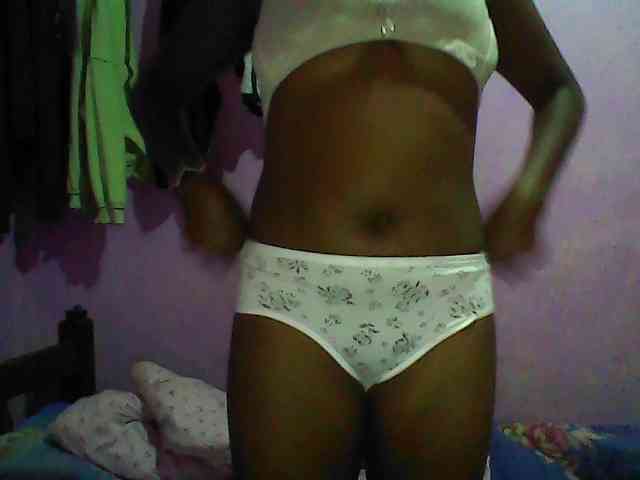 Thickblackebony webcam