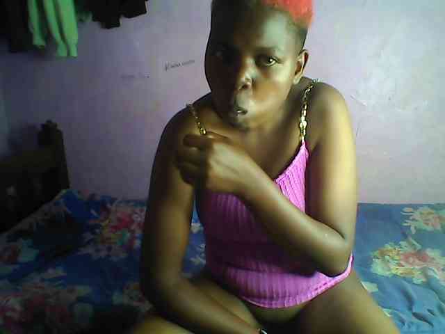 Thickblackebony webcam