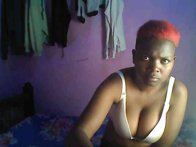 Thickblackebony webcam
