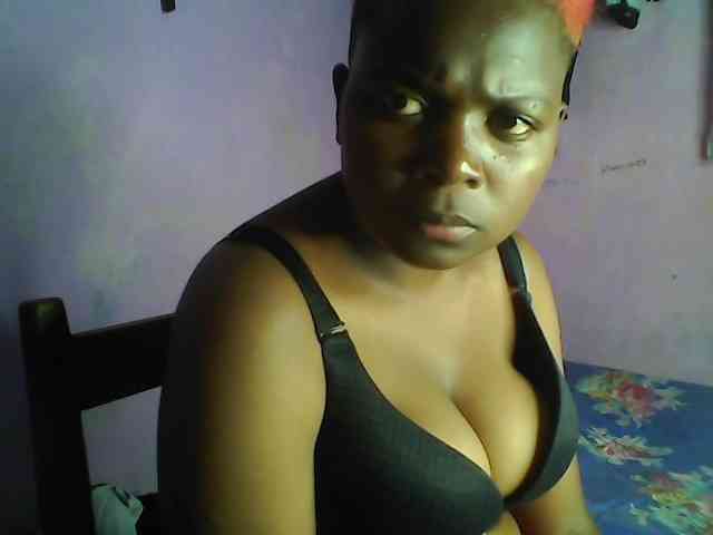 Thickblackebony webcam