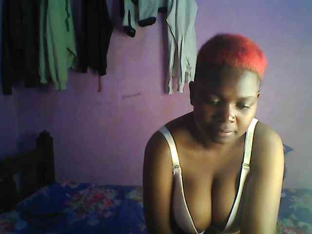 Thickblackebony webcam
