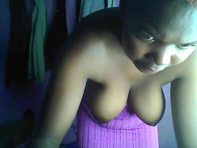 Thickblackebony webcam