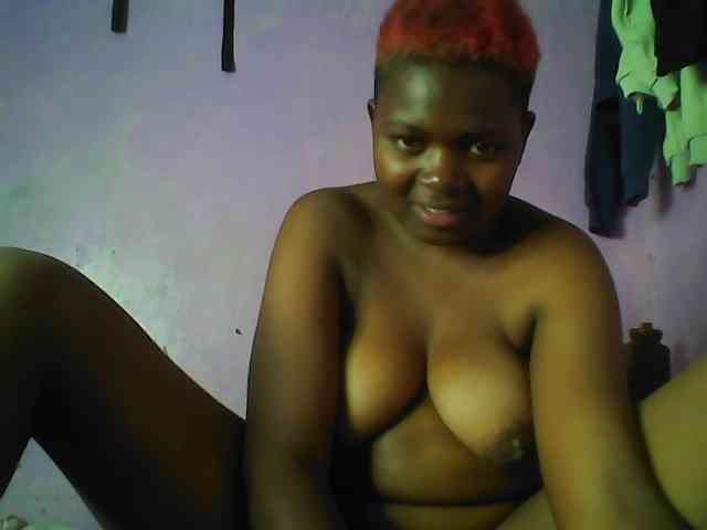 Thickblackebony webcam
