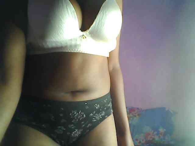 Thickblackebony webcam