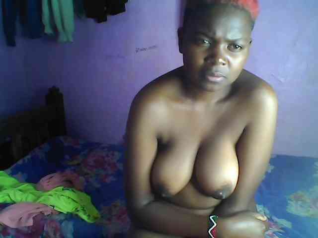 Thickblackebony webcam