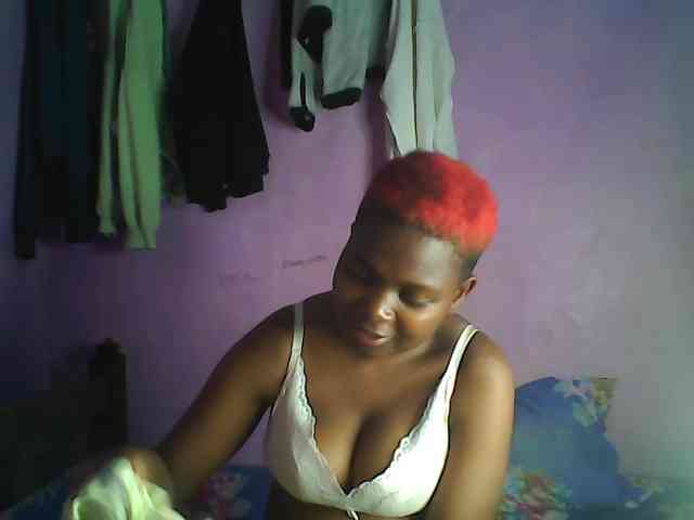 Thickblackebony webcam