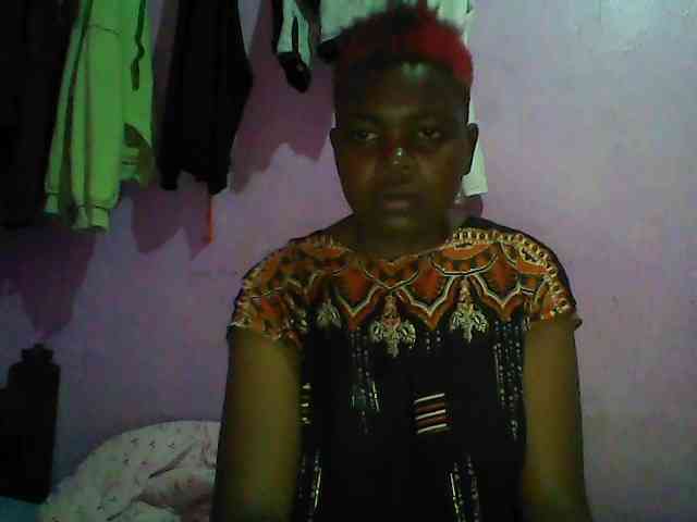 Thickblackebony webcam