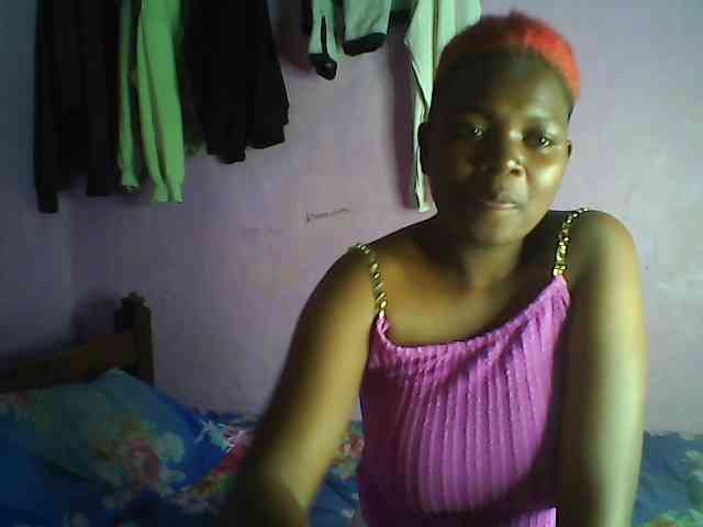 Thickblackebony webcam