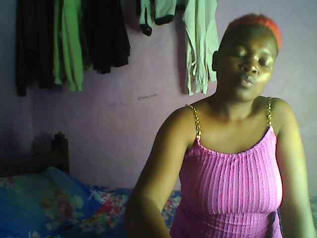 Thickblackebony webcam