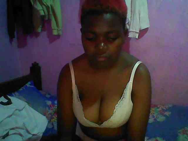 Thickblackebony webcam