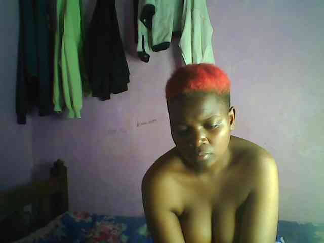 Thickblackebony webcam