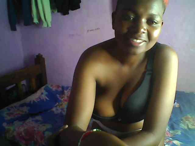 Thickblackebony webcam