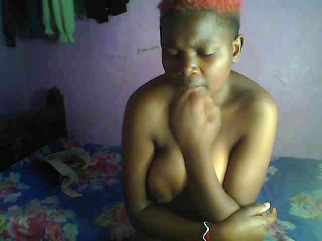 Thickblackebony webcam