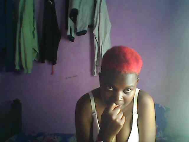 Thickblackebony webcam