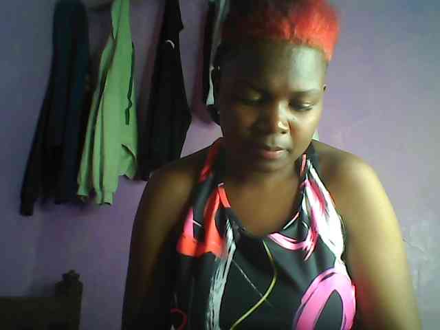 Thickblackebony webcam