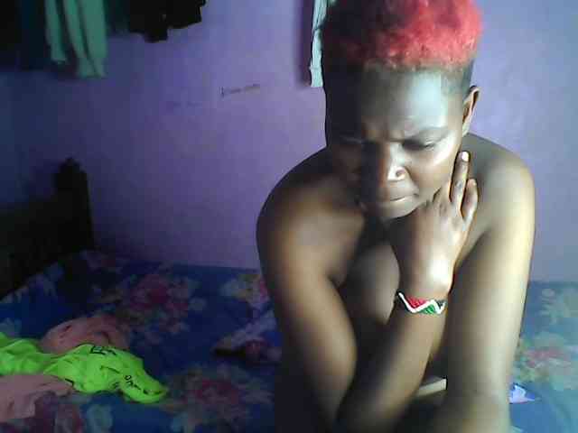 Thickblackebony webcam