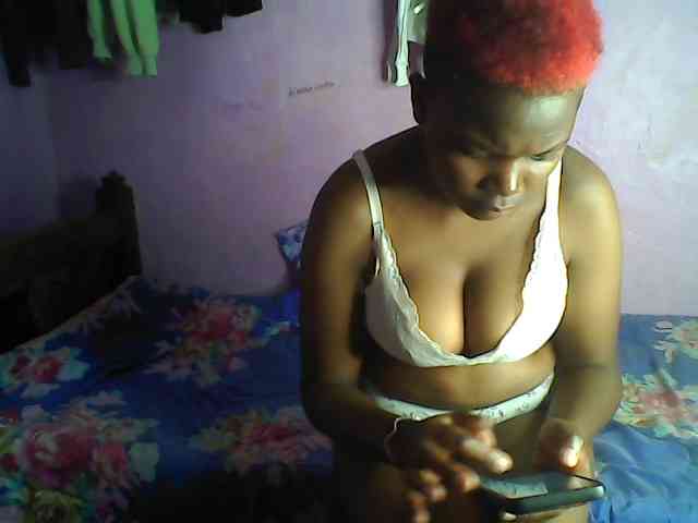 Thickblackebony webcam