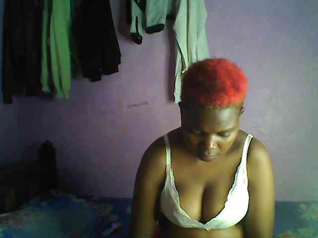 Thickblackebony webcam