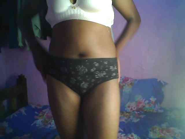 Thickblackebony webcam