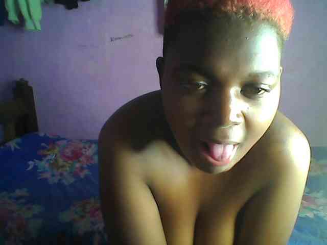 Thickblackebony webcam