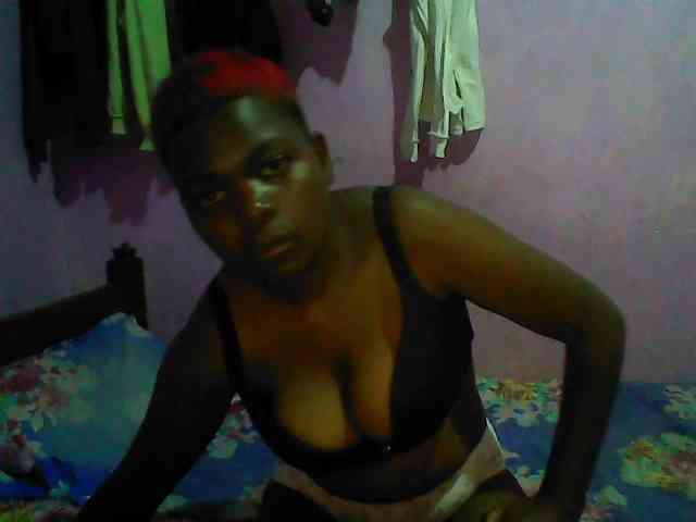 Thickblackebony webcam