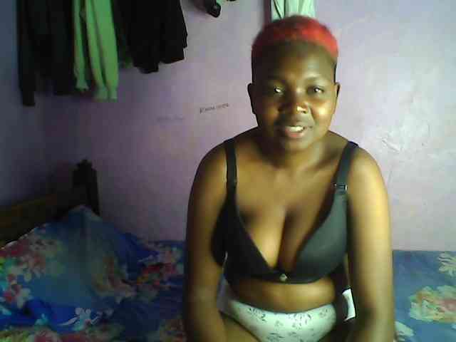 Thickblackebony webcam