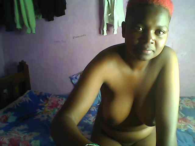 Thickblackebony webcam