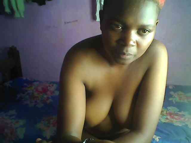 Thickblackebony webcam