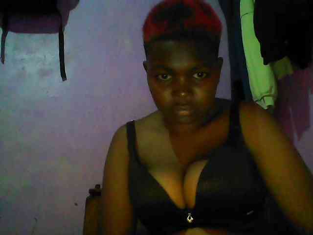 Thickblackebony webcam