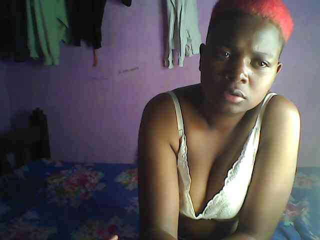 Thickblackebony webcam