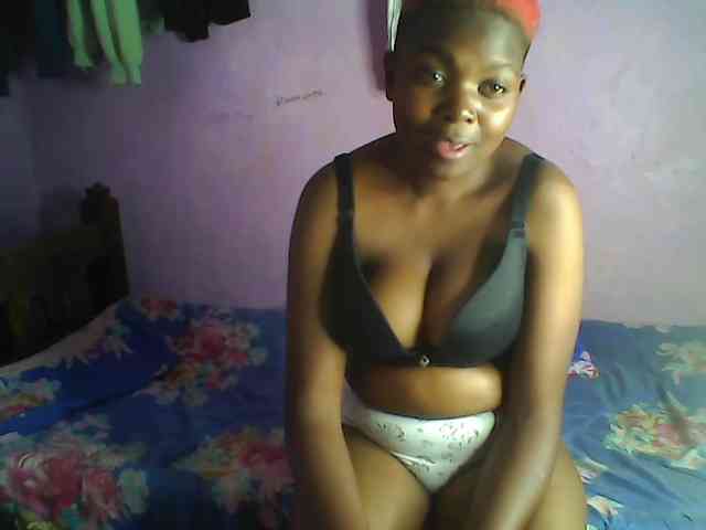 Thickblackebony webcam