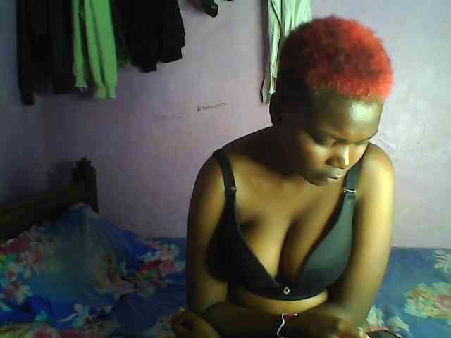 Thickblackebony webcam