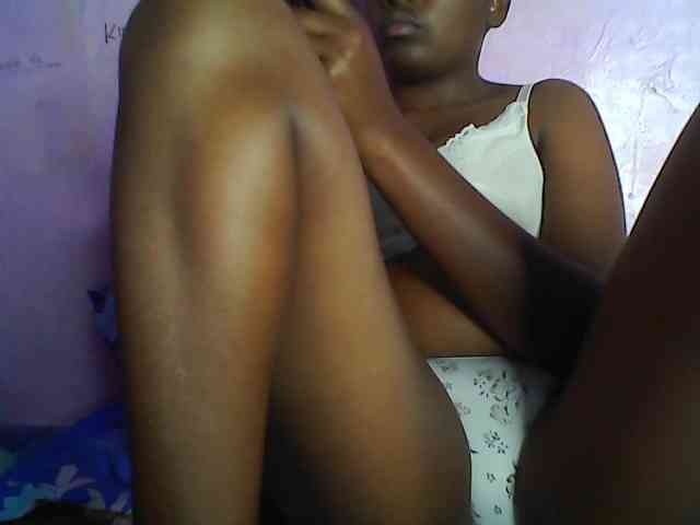 Thickblackebony webcam