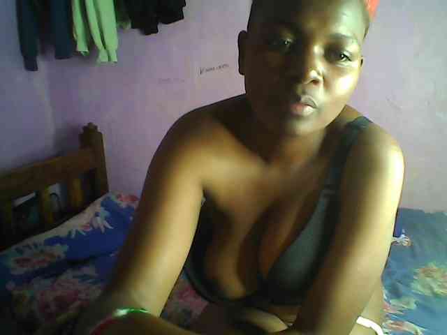 Thickblackebony webcam