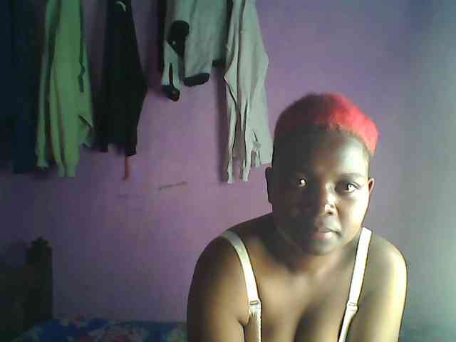 Thickblackebony webcam