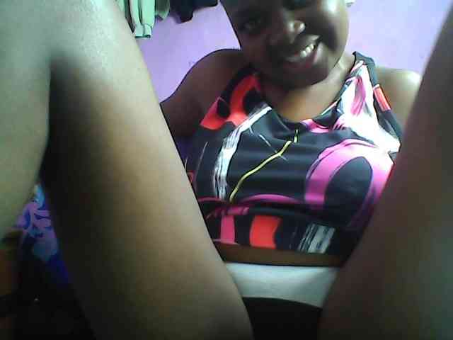 Thickblackebony webcam