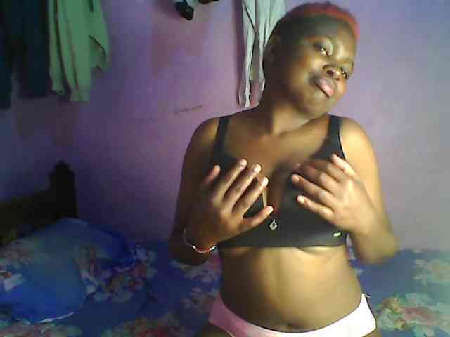 Thickblackebony webcam