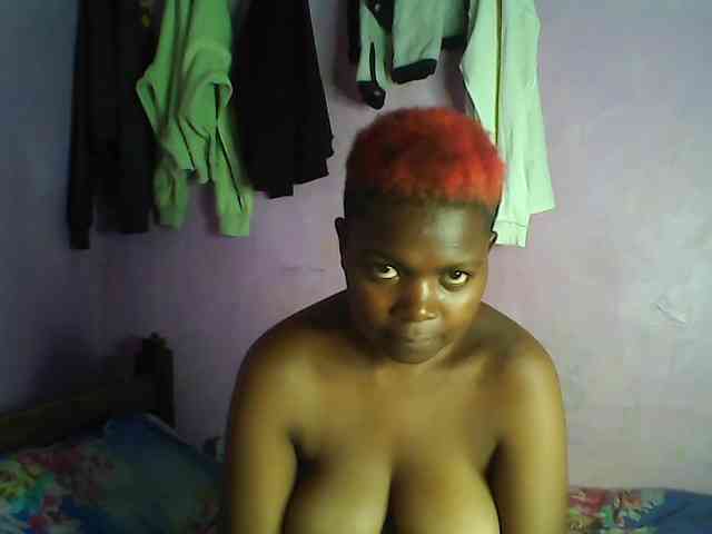 Thickblackebony webcam