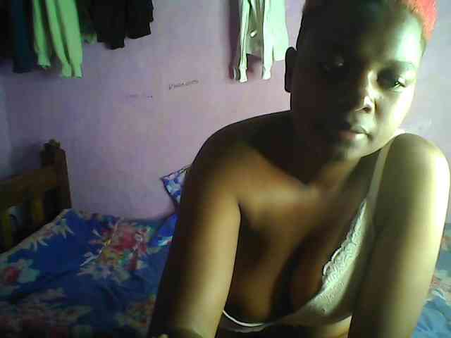 Thickblackebony webcam