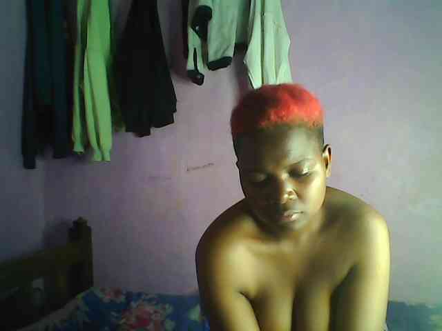 Thickblackebony webcam